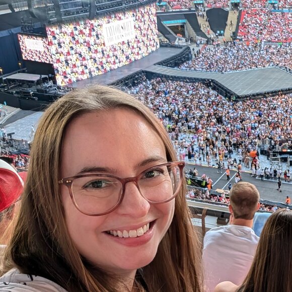 Meet your Posher, Amanda - Picture 1 of 1